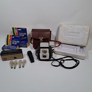 VTG Kodak Brownie Starflex Camera Case Hawkeye Instamatic Color Fil (Exp 1976)
